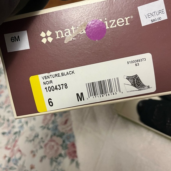 Naturalizer high heals - Picture 3 of 3